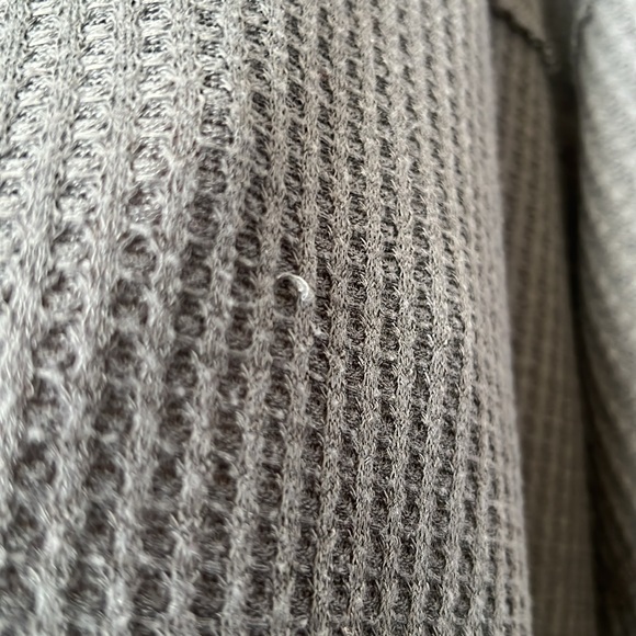 Dark gray waffle knit oversized top with raw edges. Size xl. GUC - Picture 8 of 8